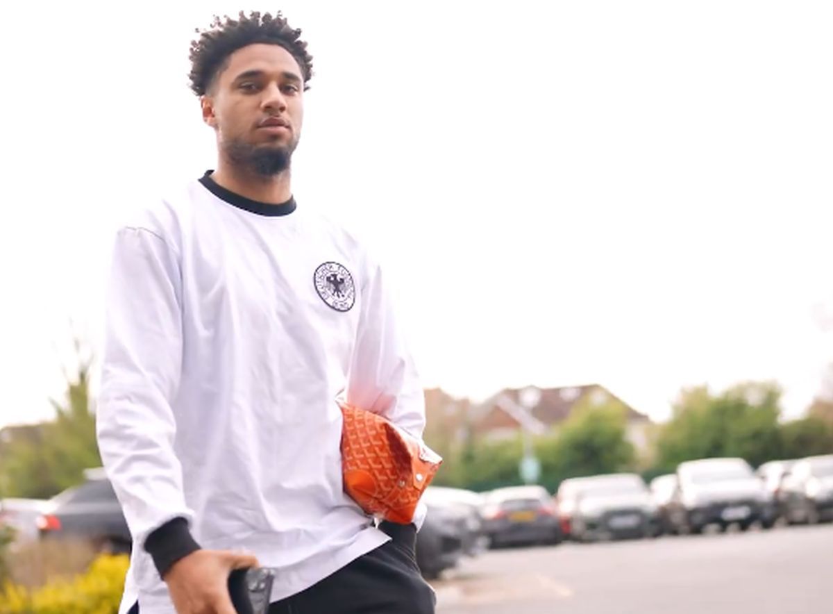 „Parada modei” în Premier League » Au îmbrăcat tricouri celebre cu un scop caritabil: „De aici ne-a venit ideea”