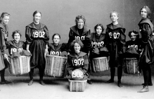 „Mama” baschetului feminin: bolnăvicioasă în copilărie și pasionată de muzică și pictură