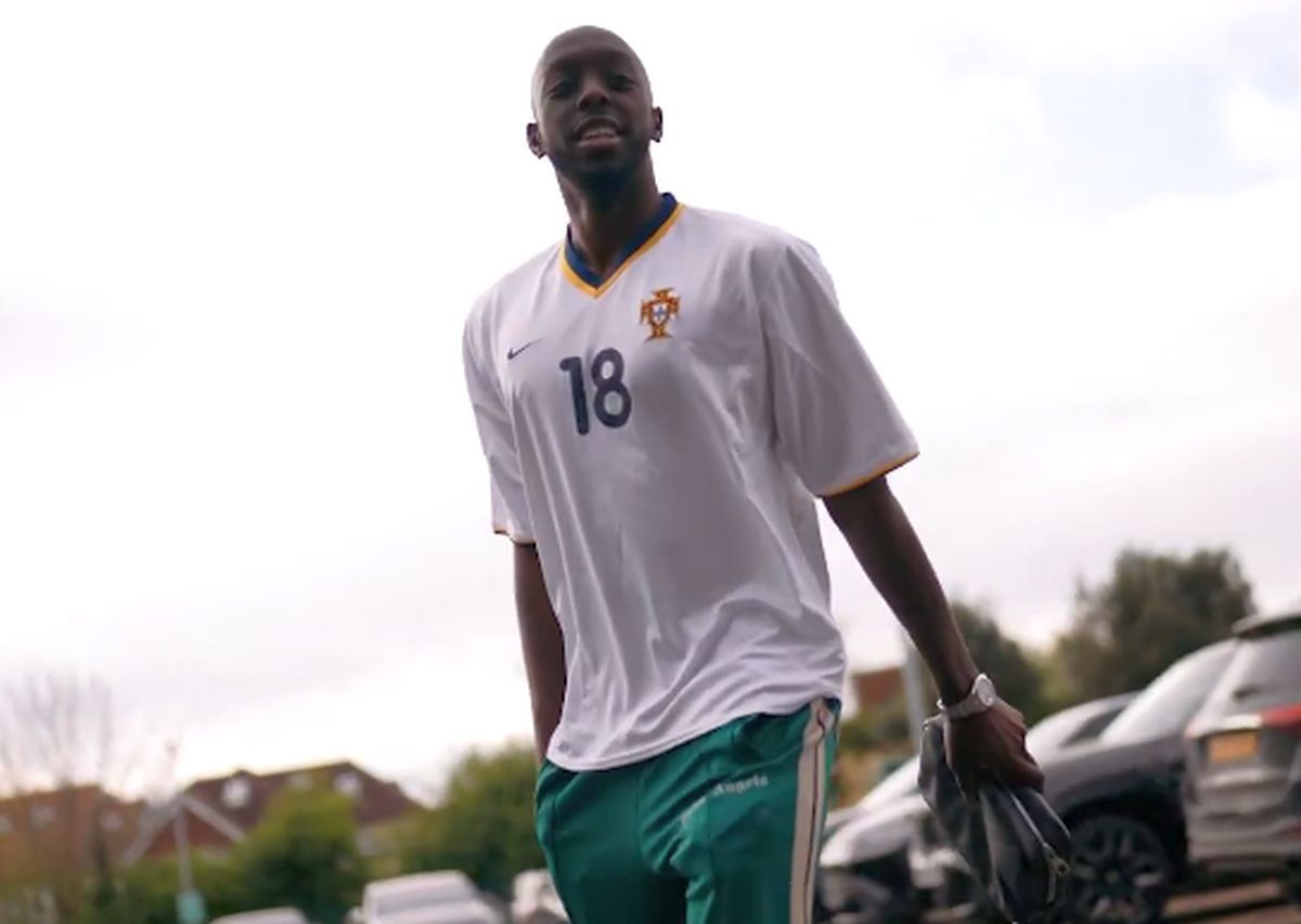 „Parada modei” în Premier League » Au îmbrăcat tricouri celebre cu un scop caritabil: „De aici ne-a venit ideea”