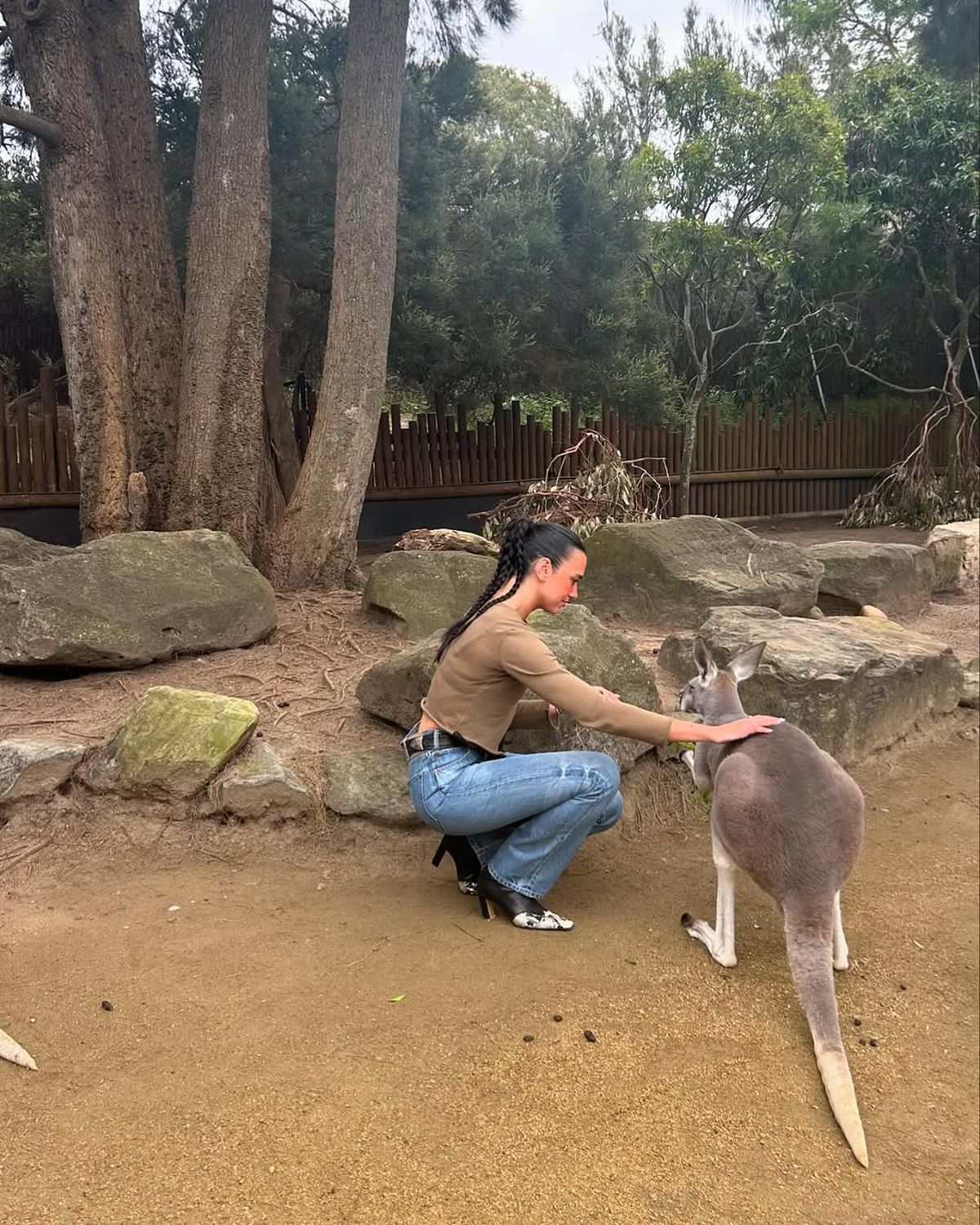 Dua Lipa a venit deghizată la Arsenal - Real Madrid, dar la final s-a dat de gol! A fost surprinsă cu un fotbalist în zona vestiarelor