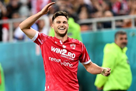 Dennis Politic se poate transfera de la Dinamo la FCSB