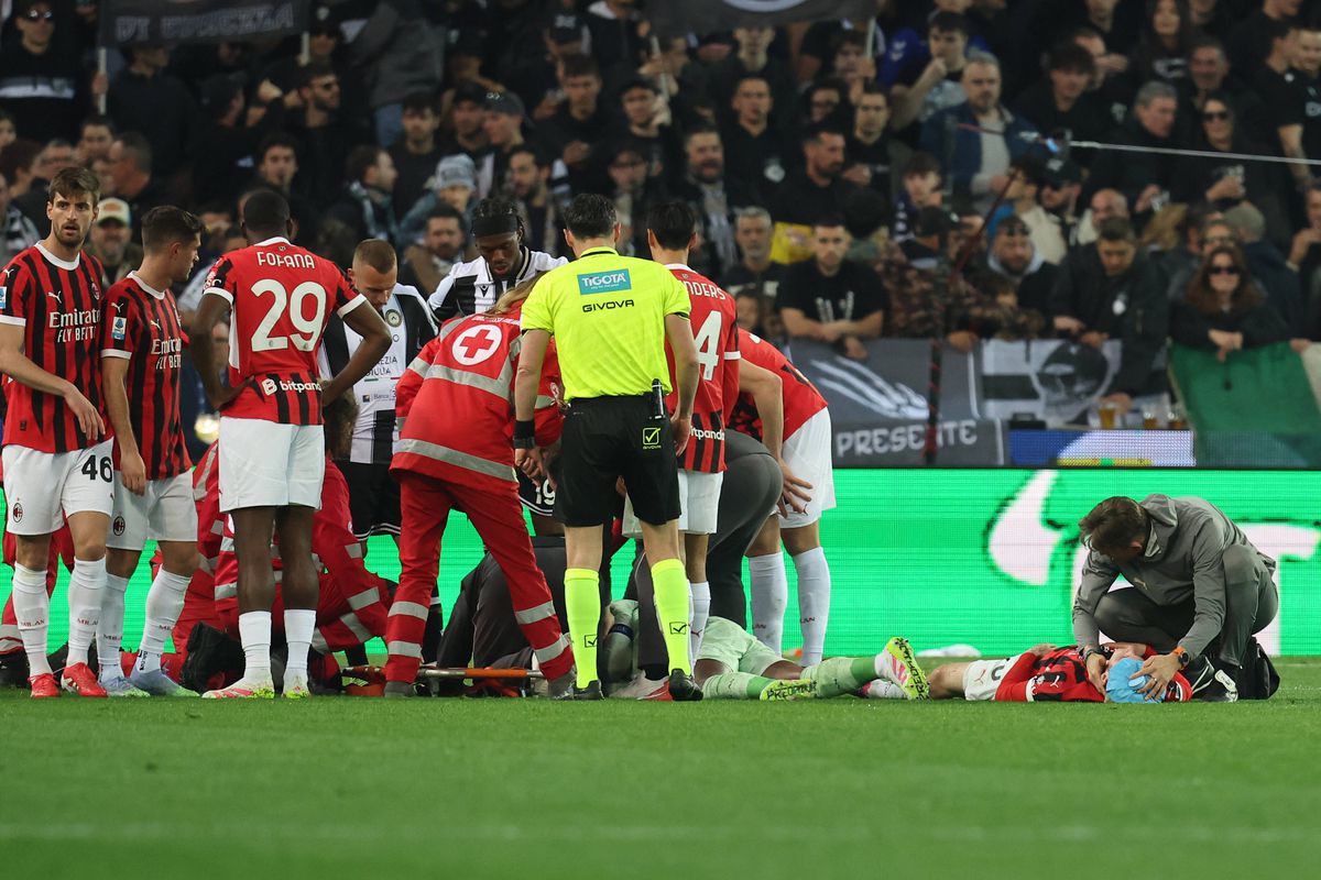 Mike Maignan s-a ciocnit violent cu un coechipier în Udinese - AC Milan » Scene copleșitoare: Abraham se ruga în genunchi! Portarul e conștient