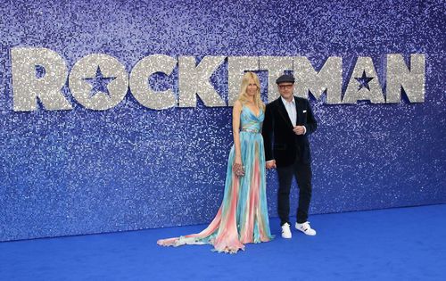 Regizorul britanic Mattew Vaughn și modelul german Claudiu Schiffer, la premiera filmului Rocketman la Londra / Foto: Imago