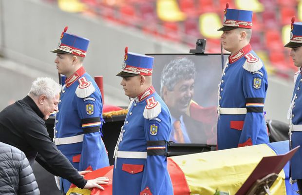 „Așa ceva n-ați mai văzut!” » Turcii, uluiți după ce l-au observat pe Șumudică la priveghiul lui Mircea Lucescu