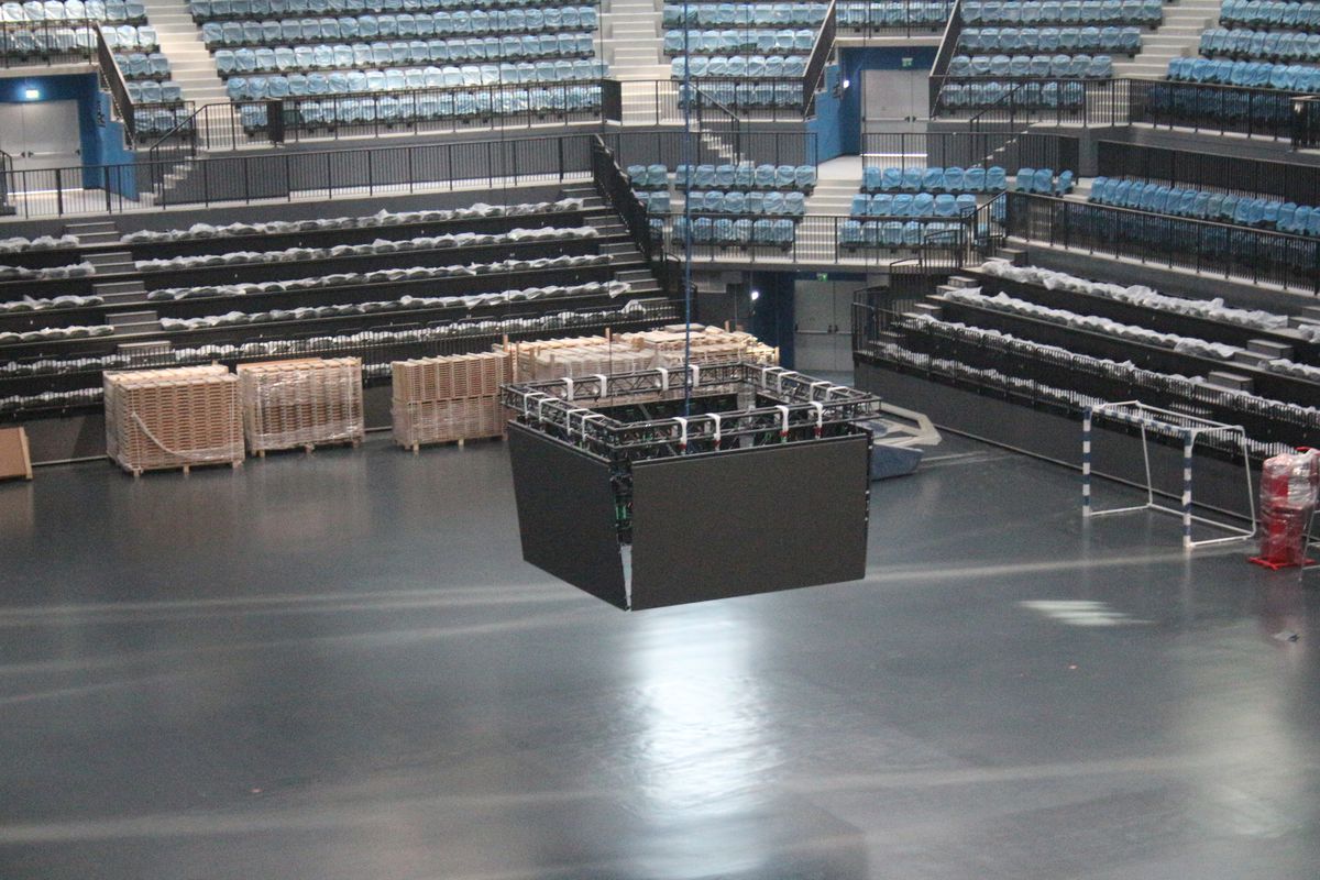 Gazeta a intrat în cea mai spectaculoasă Polivalentă din Moldova: „O experiență stelară!” + Sala de 35 de milioane de euro e finalizată 99,9%