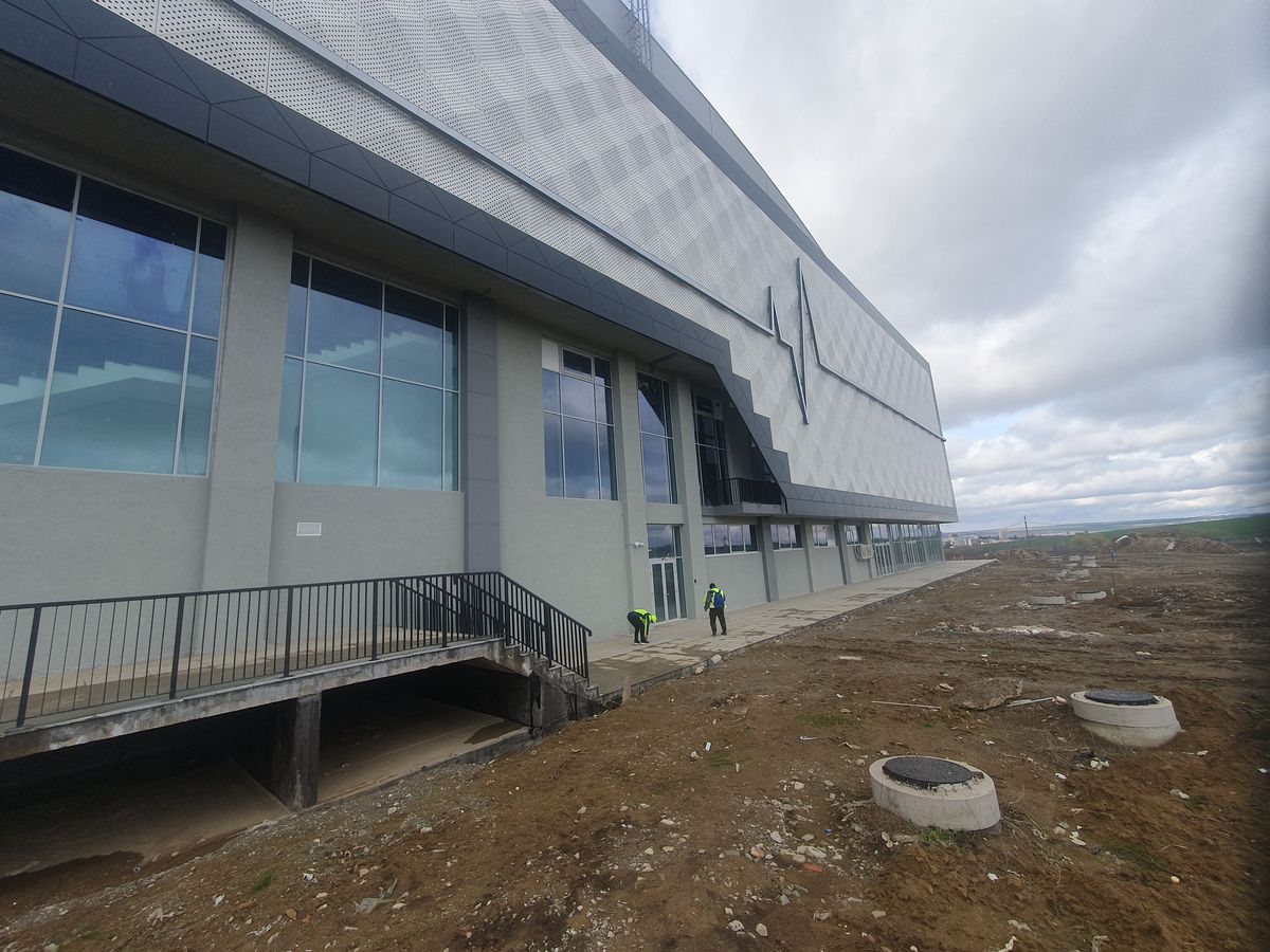 Gazeta a intrat în cea mai spectaculoasă Polivalentă din Moldova: „O experiență stelară!” + Sala de 35 de milioane de euro e finalizată 99,9%