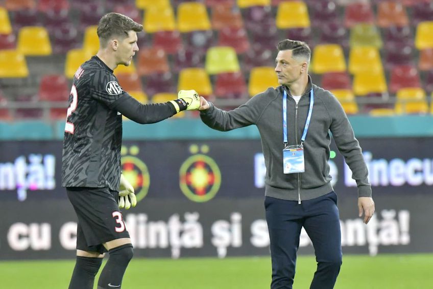 Ștefan Târnovanu și Mirel Rădoi, după FCSB - Oțelul // FOTO: Cristi Preda (GSP.ro)