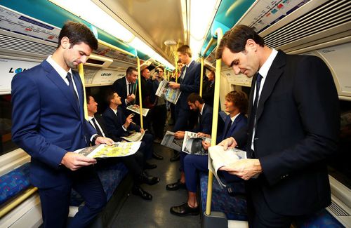 Novak Djokovic alături de cei mai buni jucători din lume în metroul londonez, poză prilejuită de Turneul Campionilor