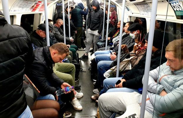 VIDEO Haos în metroul din Londra, după ce Boris Johnson a permis revenirea oamenilor la muncă