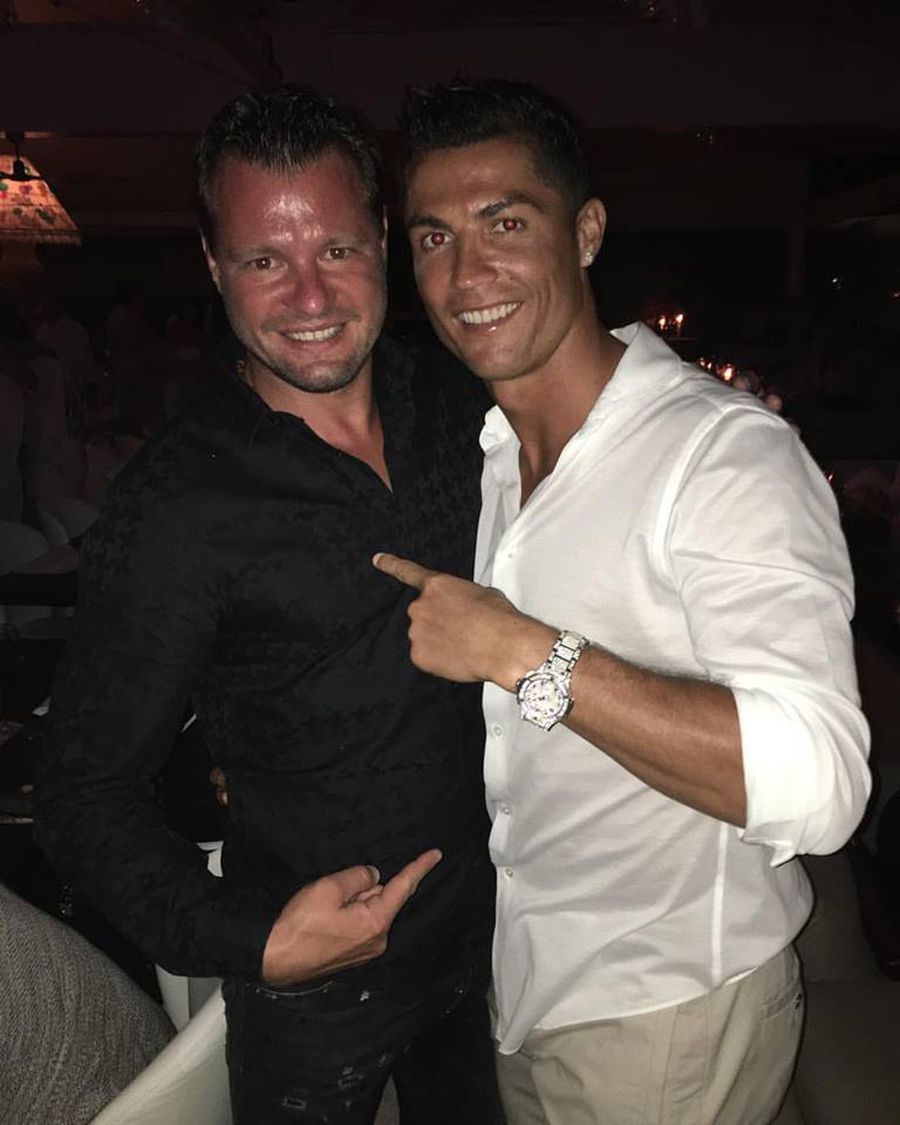 Marius Niculae și Cristiano Ronaldo, în 2016 Cristiano Ronaldo, gest deosebit pentru un fotbalist român: „S-a ridicat de la masă, m-a luat și m-a pus alături de el. Nu mă așteptam”