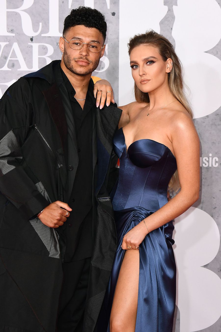 Alex Oxlade-Chamberlain și Perrie Edwards / foto: Guliver/Getty Images Un jucător al lui Liverpool, în culmea fericirii! A primit cel mai frumos dar de la iubită