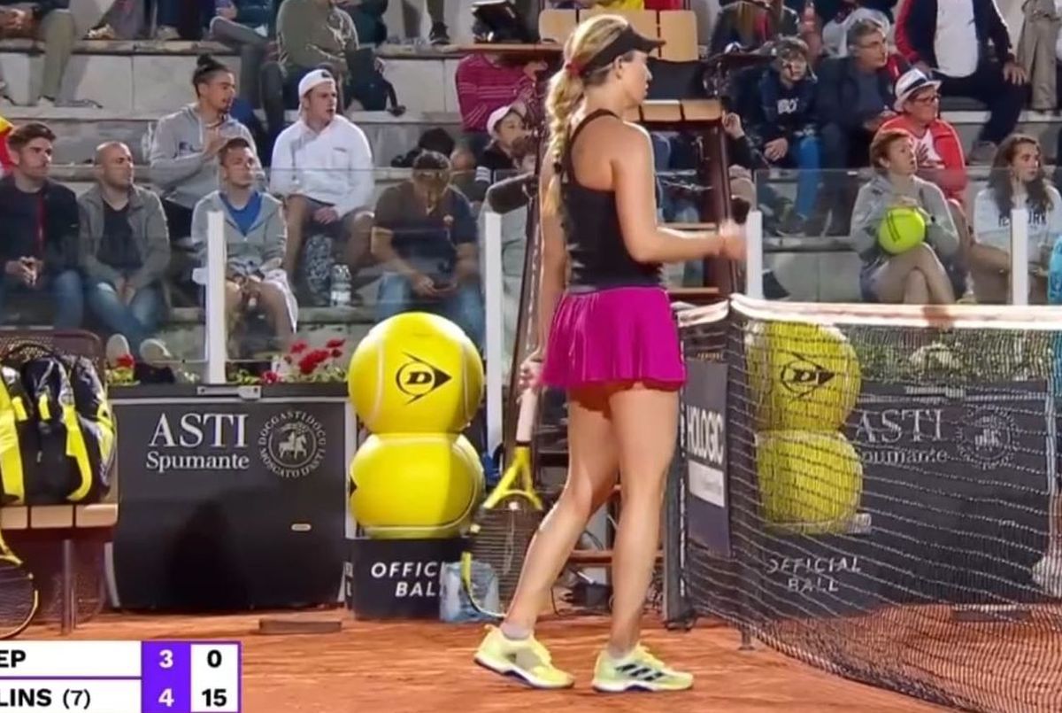 Simona Halep, sperietură în meciul cu Danielle Collins » Căzătura care a amuțit întreaga audiență