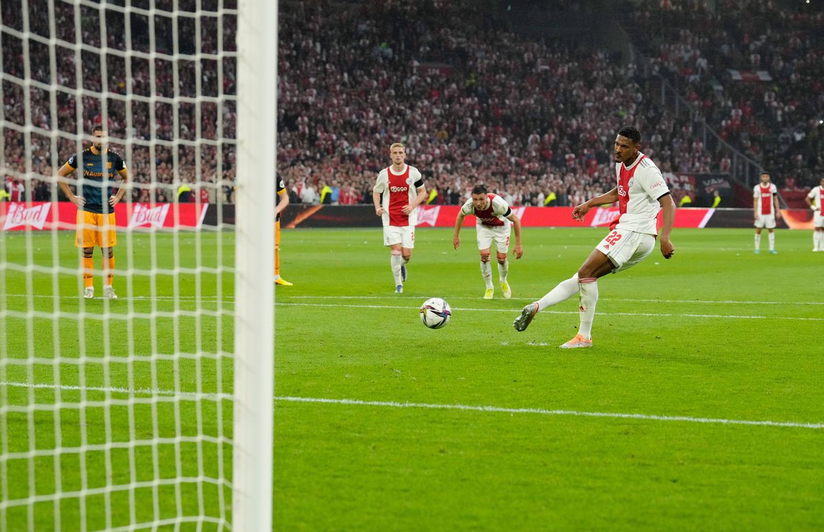 Ajax - Heerenveen 5-0, „lăncierii” sunt noii campioni ai Olandei