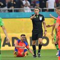 În etapa din acest weekend, cel mai bun arbitru al României nu va avea niciun meci în Liga 1. Istvan Kovacs (37 de ani) a fost recompensat de Kyros Vassaras cu o delegare la un meci în campionatul Arabiei Saudite.