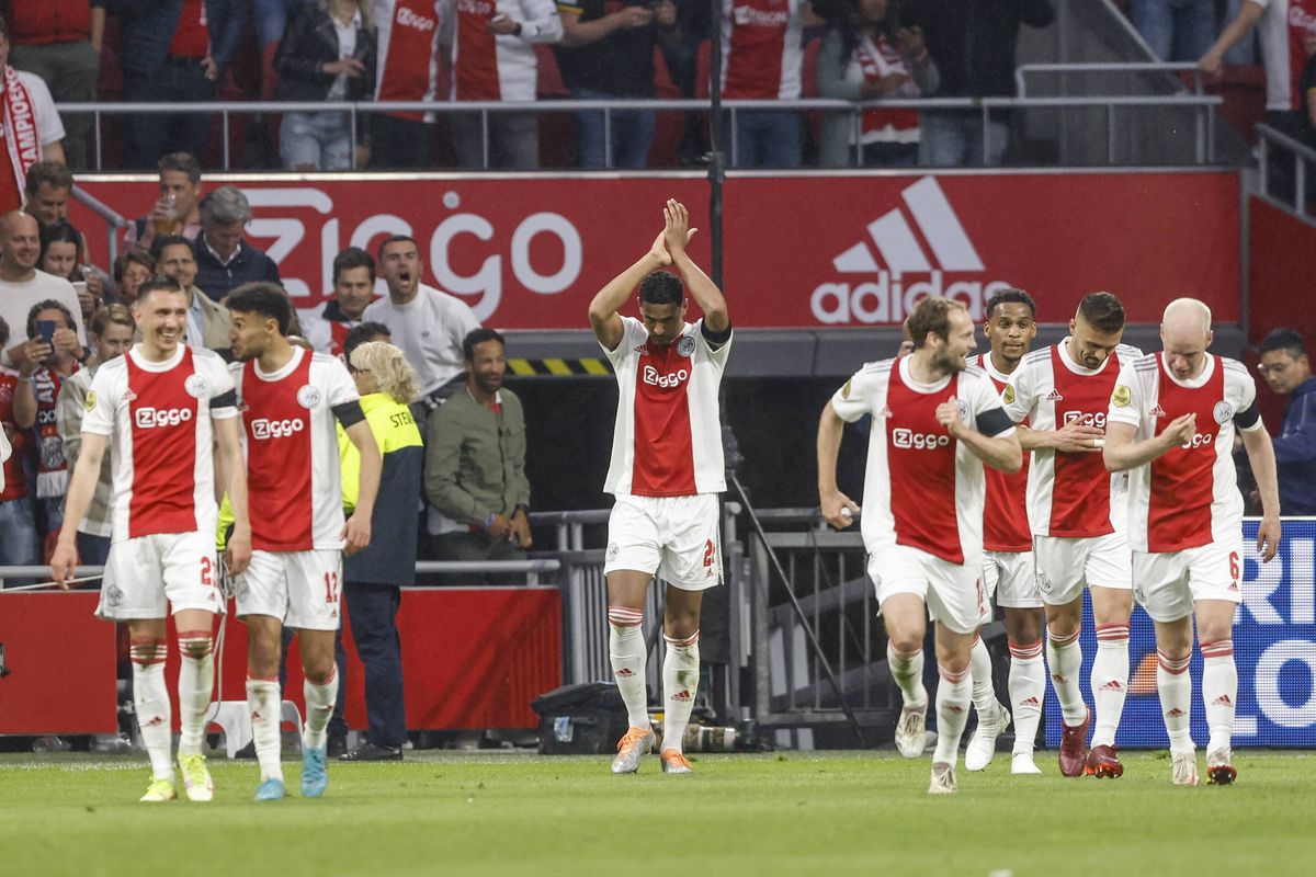 Ajax este noua campioană a Olandei! » Al 36-lea titlu din istoria „lăncierilor”