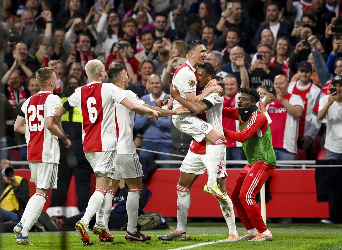 Ajax este noua campioană a Olandei! » Al 36-lea titlu din istoria „lăncierilor”