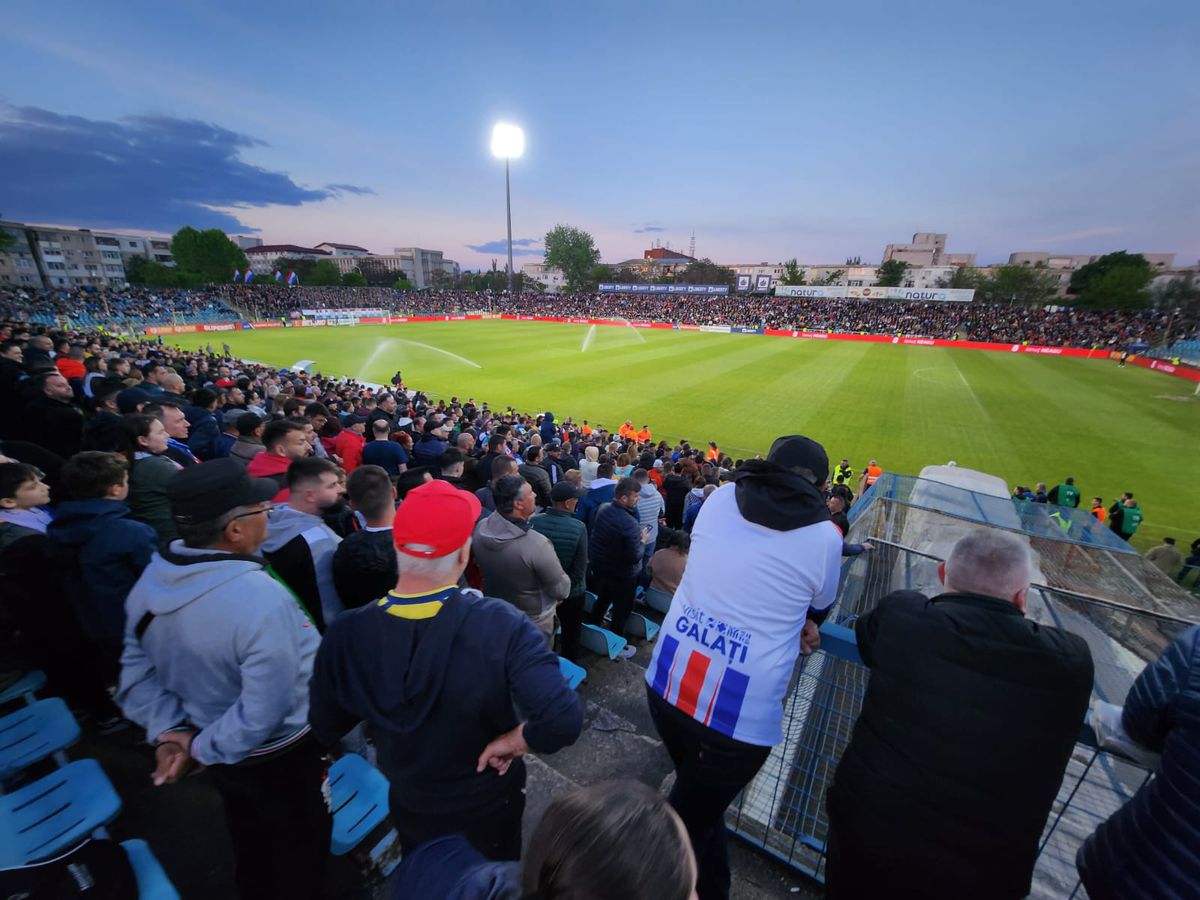 „Revelionul” de la Galați a ținut doar 5 minute » Sărbătoarea din startul meciului a fost stricată de Dinamo