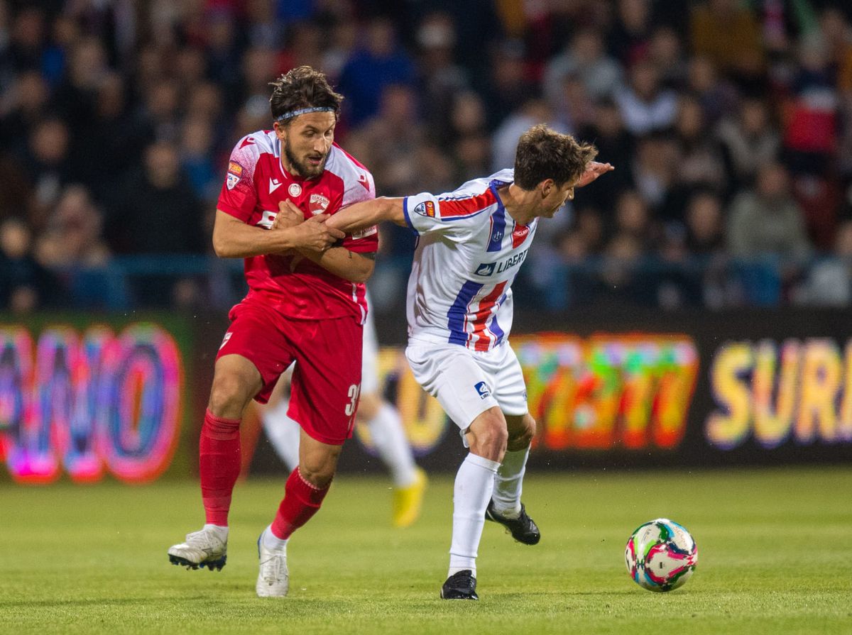 Incidente la Oțelul - Dinamo: ultrași puși la pământ de jandarmi » Imaginile ratate de camerele TV