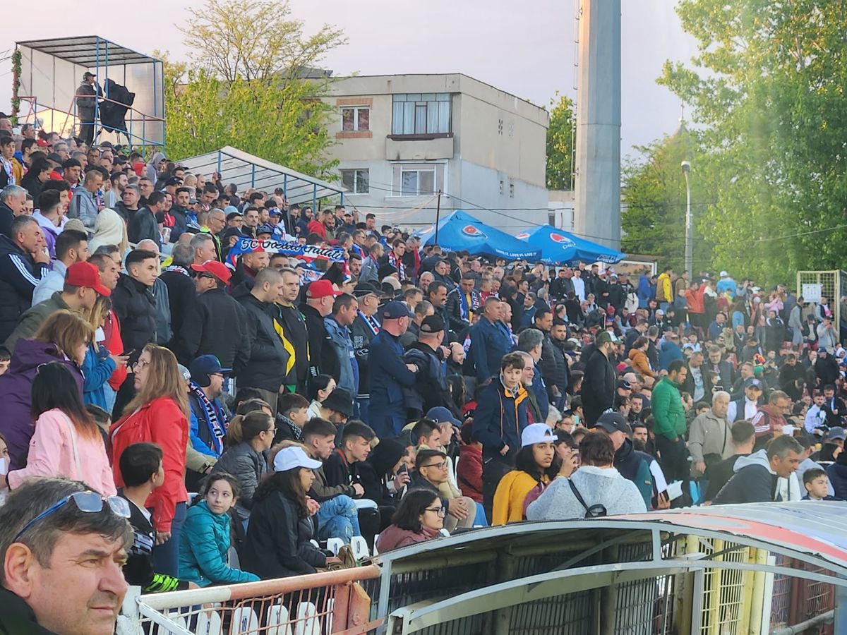 „Revelionul” de la Galați a ținut doar 5 minute » Sărbătoarea din startul meciului a fost stricată de Dinamo