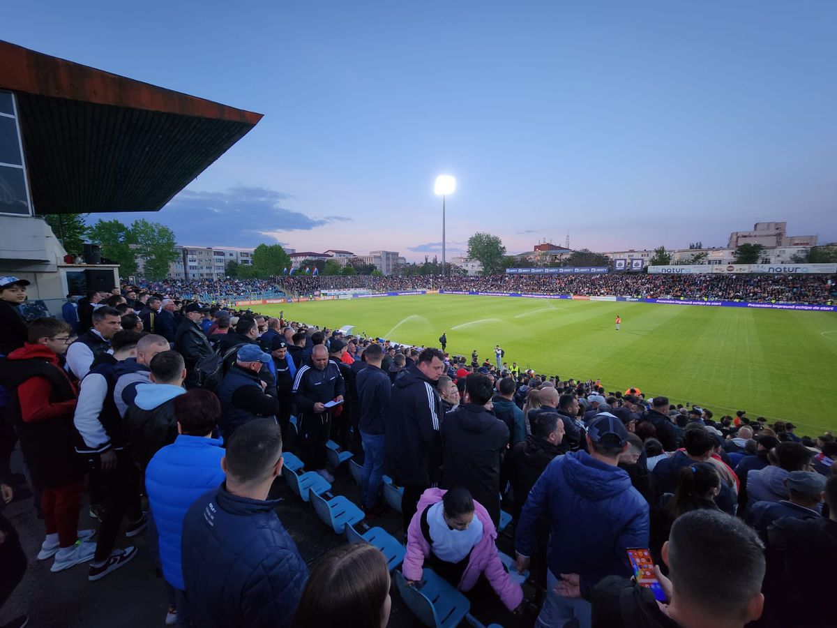 „Revelionul” de la Galați a ținut doar 5 minute » Sărbătoarea din startul meciului a fost stricată de Dinamo
