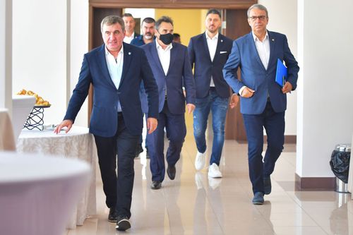 Cristian Bivolaru, directorul general al Farului, acuză că FCSB a început „jocurile necurate” înaintea duelurilor decisive din SuperLigă.