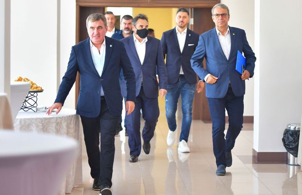 Farul denunță „jocurile” celor de la FCSB » Atacantul liderului, motiv de discordie: „Au început deja, zic că îl vor. Lucrurile trebuie sancționate”