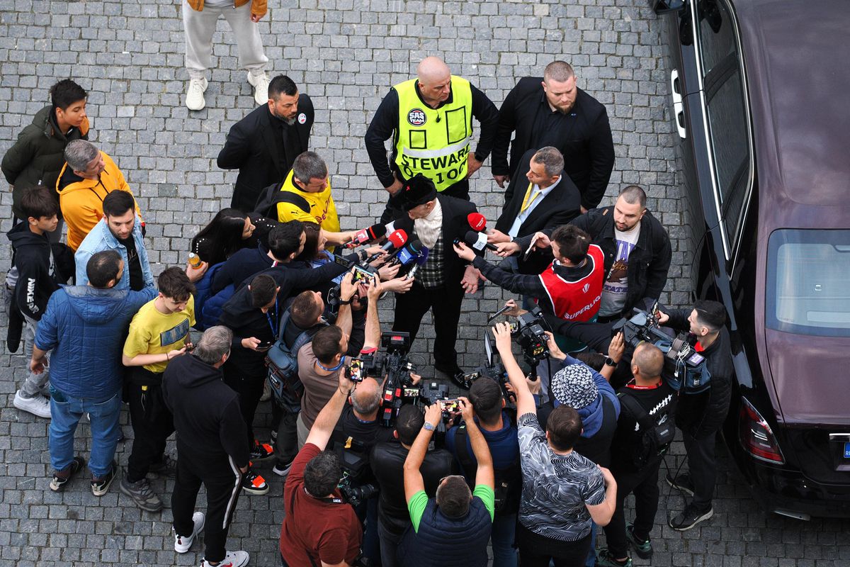 Gigi Becali a dezvăluit discuția avută cu soția sa înainte de sărbătoarea de titlu de pe Arena Națională: „Luminița, Luminița”