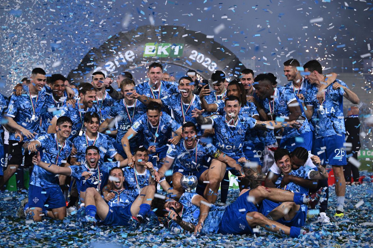 Fără licență PRO, Cesc Fabregas i-a promovat la primul lui sezon în antrenorat » A recurs la o strategie întâlnită des în Superliga