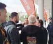 De la vedetele din „Clanul” la „frații din pustiu” ai lui Gigi Becali » Prezențe deosebite pe Arena Națională la FCSB - CFR Cluj