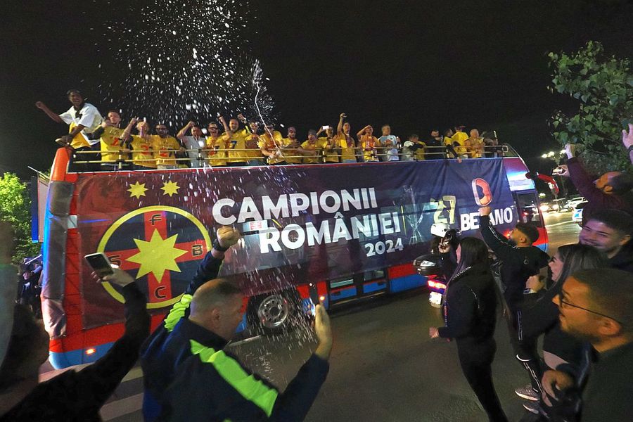 FCSB, în drum spre Ateneu FCSB - Universitatea Craiova, fiesta roș-albastră din stadion până în Piața Constituției: toate detaliile în timp real din ziua în care campioana primește marele trofeu!