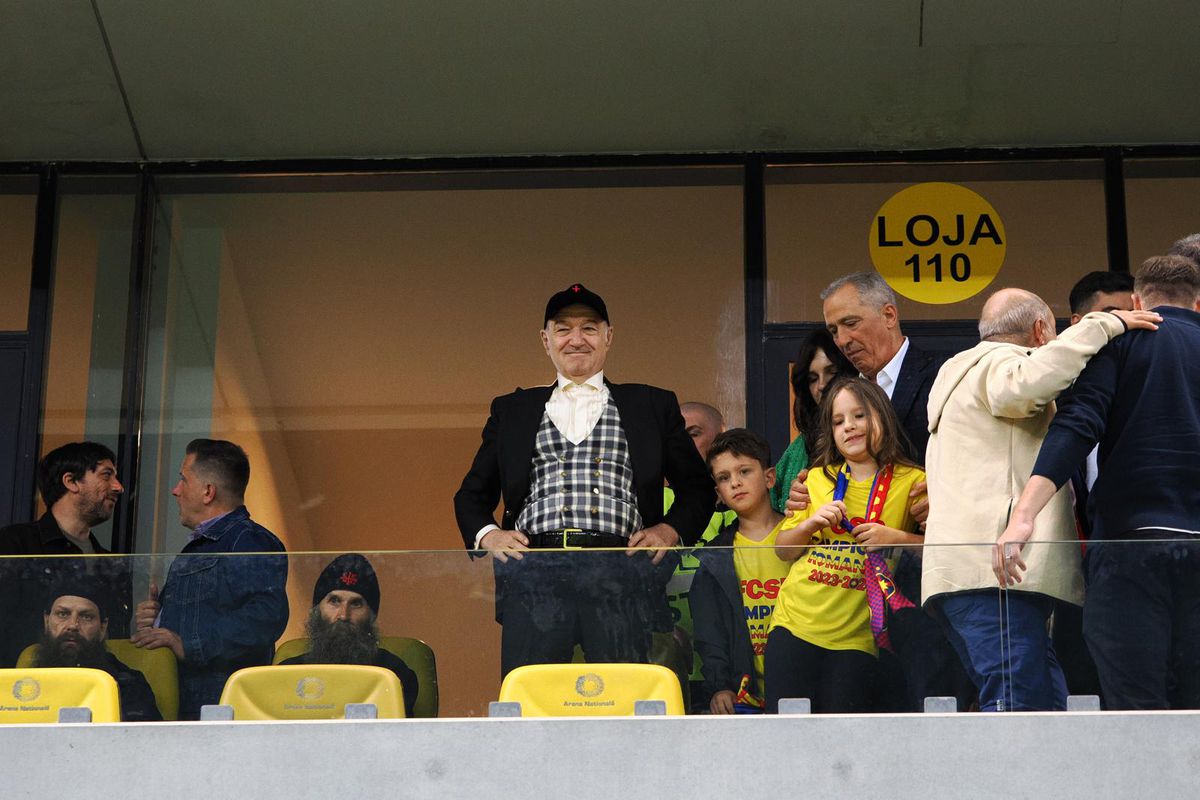 Gestul făcut de Gigi Becali imediat după FCSB - CFR Cluj