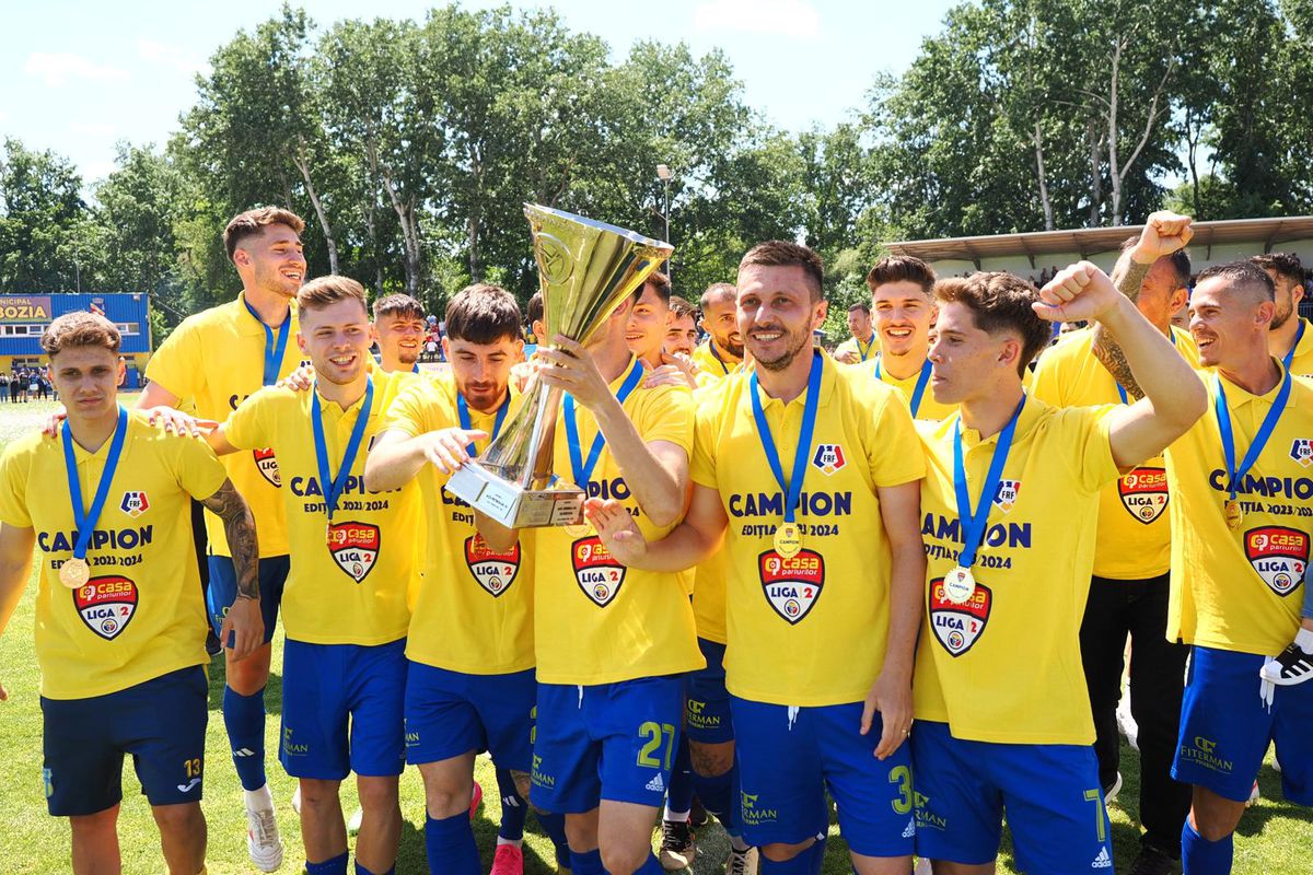 Sărbătoare la Slobozia. Unirea a câștigat Liga 2 și a primit trofeul și medaliile » Reporterii GSP au transmis toate imaginile de la festivitate