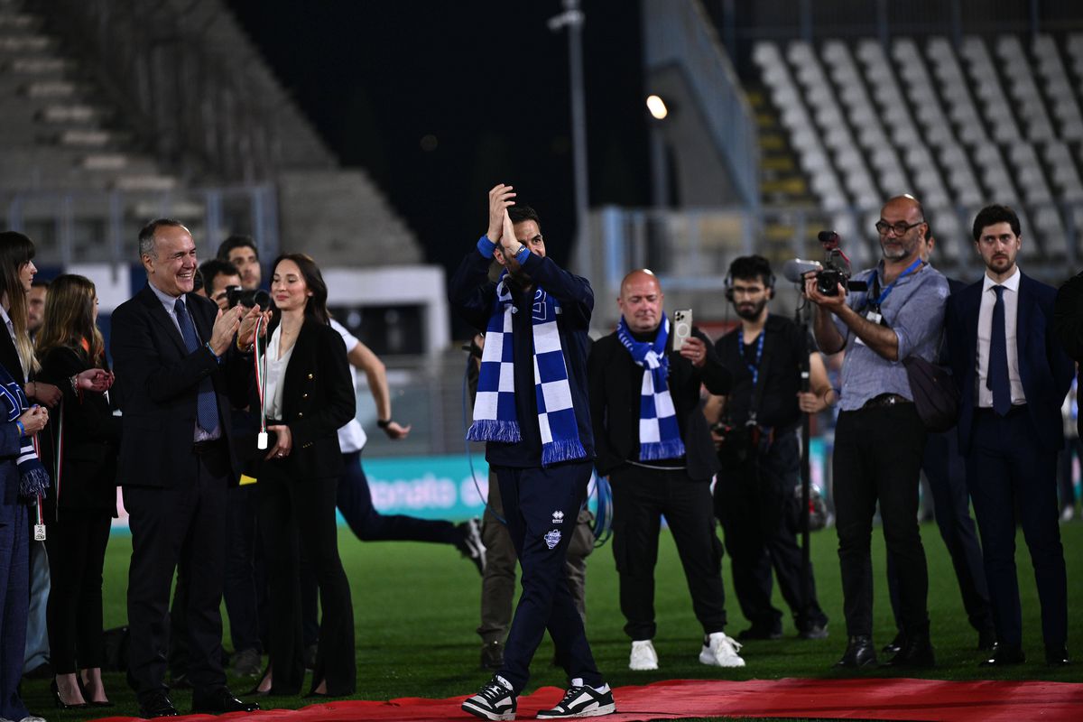 Fără licență PRO, Cesc Fabregas i-a promovat la primul lui sezon în antrenorat » A recurs la o strategie întâlnită des în Superliga