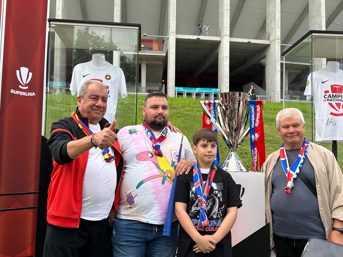 Trofeul de campioană al FCSB