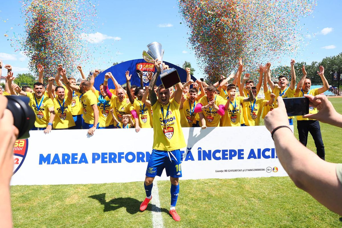 Sărbătoare la Slobozia. Unirea a câștigat Liga 2 și a primit trofeul și medaliile » Reporterii GSP au transmis toate imaginile de la festivitate