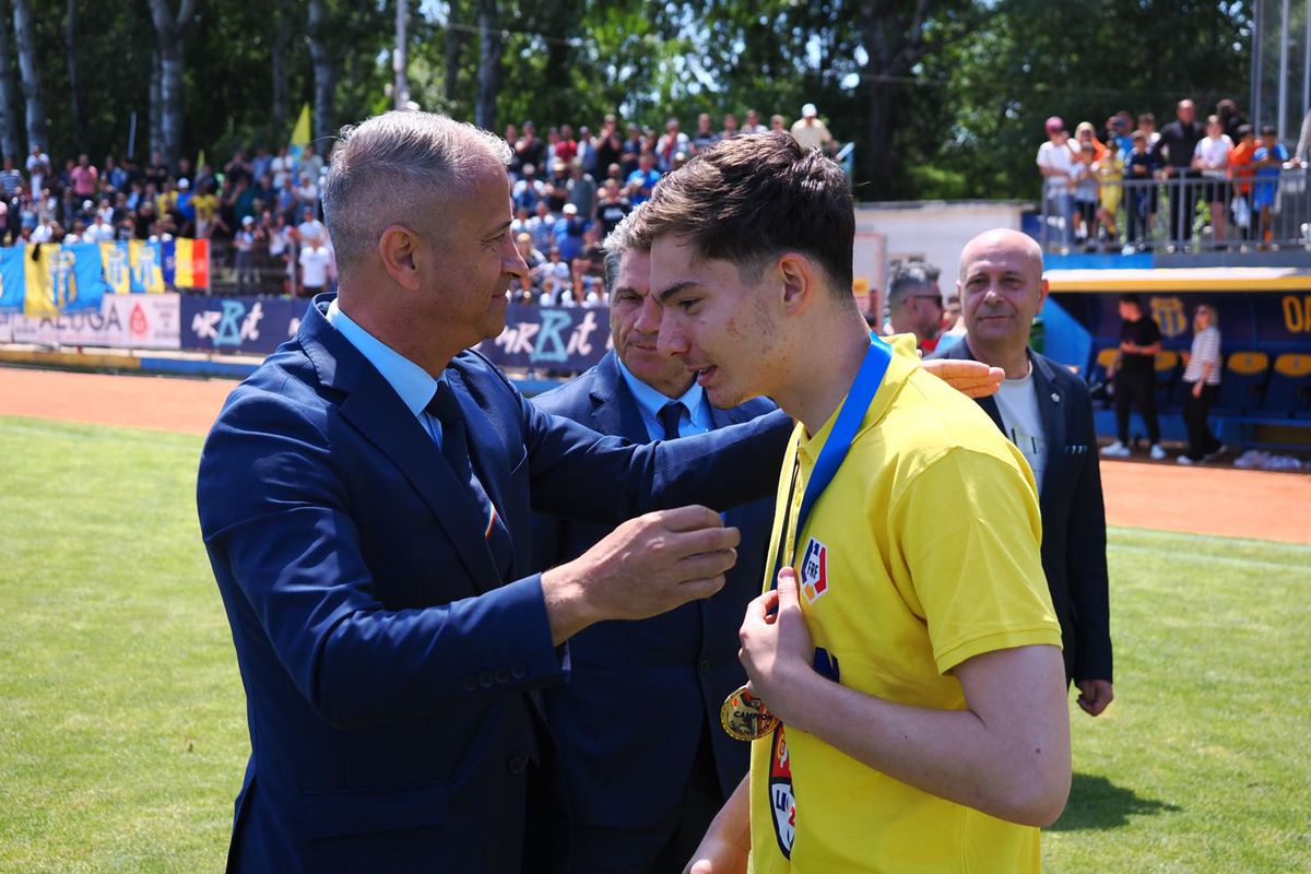 Sărbătoare la Slobozia. Unirea a câștigat Liga 2 și a primit trofeul și medaliile » Reporterii GSP au transmis toate imaginile de la festivitate