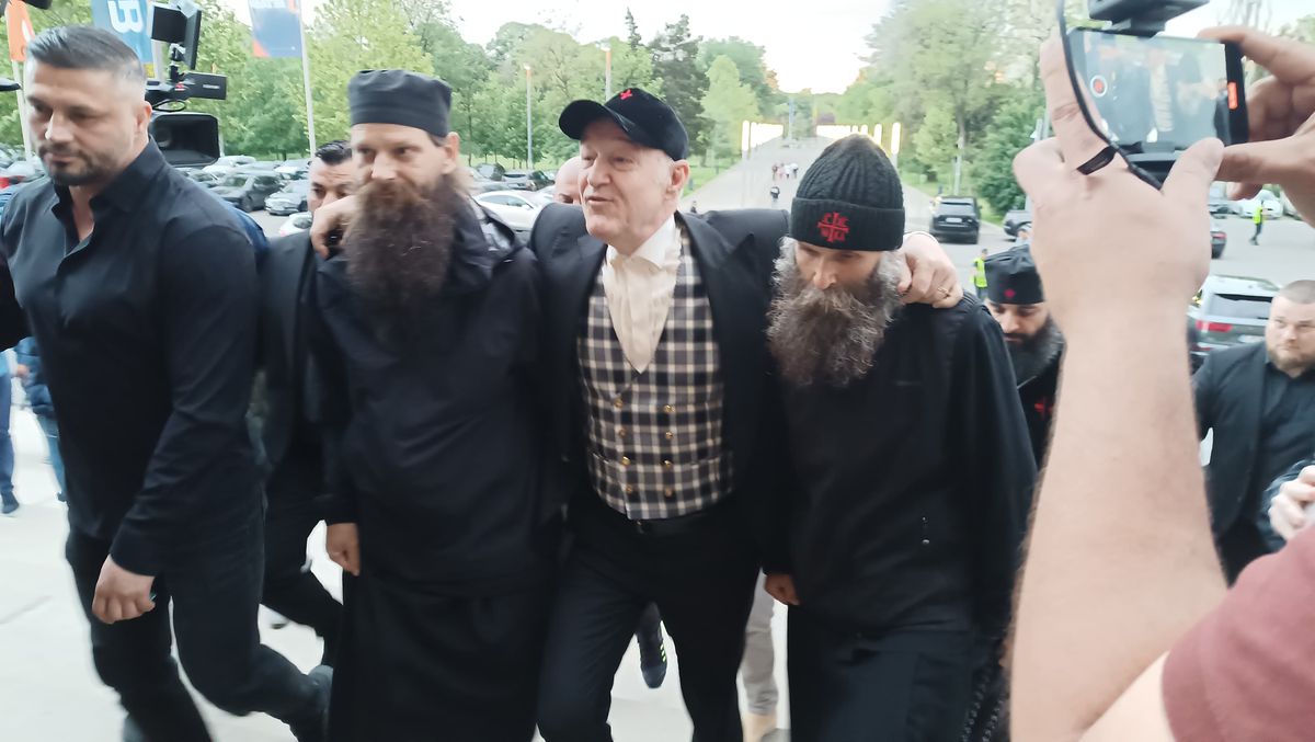 Gigi Becali a dezvăluit discuția avută cu soția sa înainte de sărbătoarea de titlu de pe Arena Națională: „Luminița, Luminița”