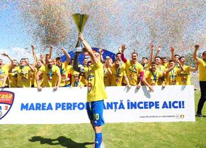 Sărbătoare la Slobozia. Unirea a câștigat Liga 2 și a primit trofeul și medaliile » Reporterii GSP au transmis toate imaginile de la festivitate