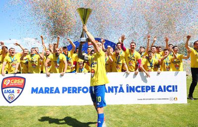 Sărbătoare la Slobozia. Unirea a câștigat Liga 2 și a primit trofeul și medaliile » Reporterii GSP au transmis toate imaginile de la festivitate