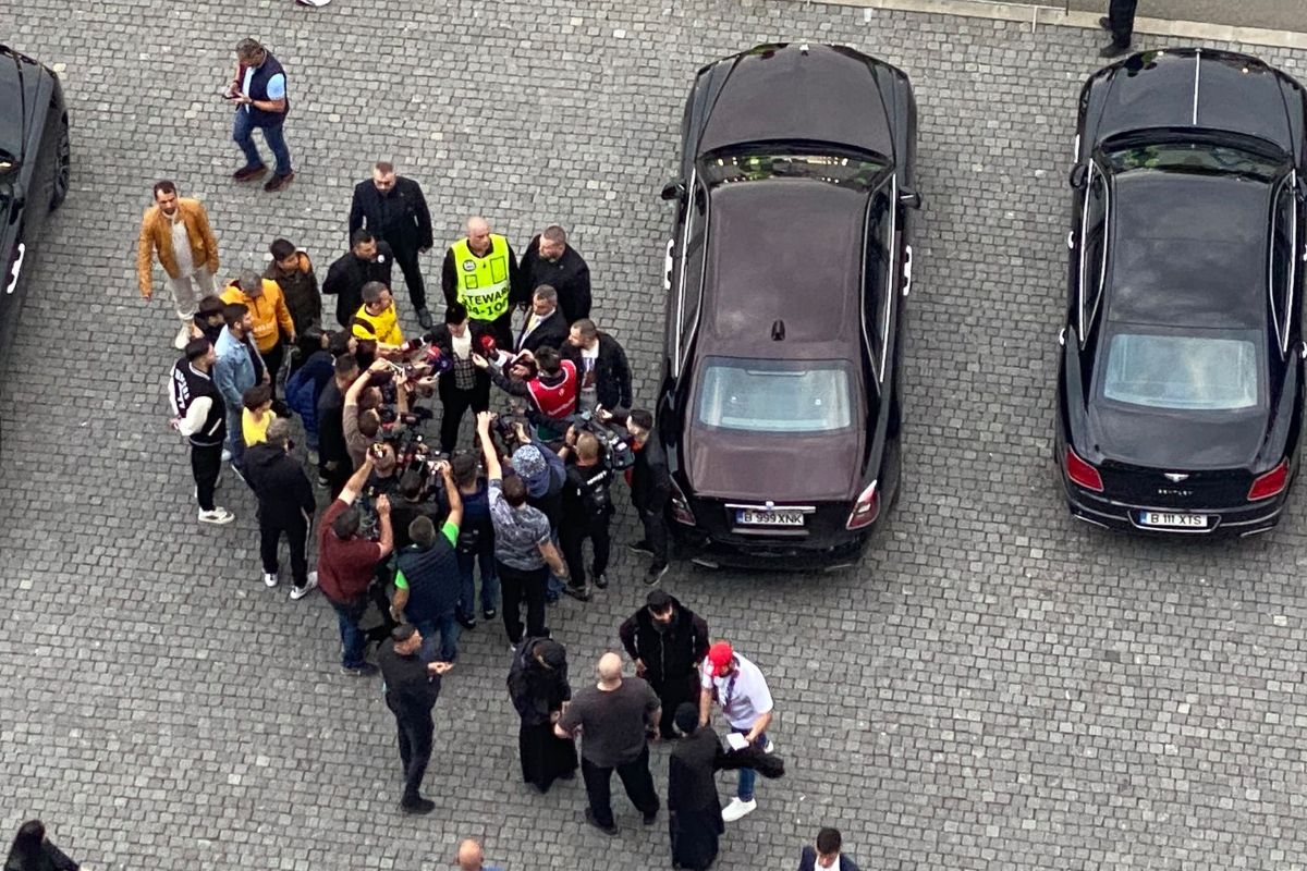 De la vedetele din „Clanul” la „frații din pustiu” ai lui Gigi Becali » Prezențe deosebite pe Arena Națională la FCSB - CFR Cluj