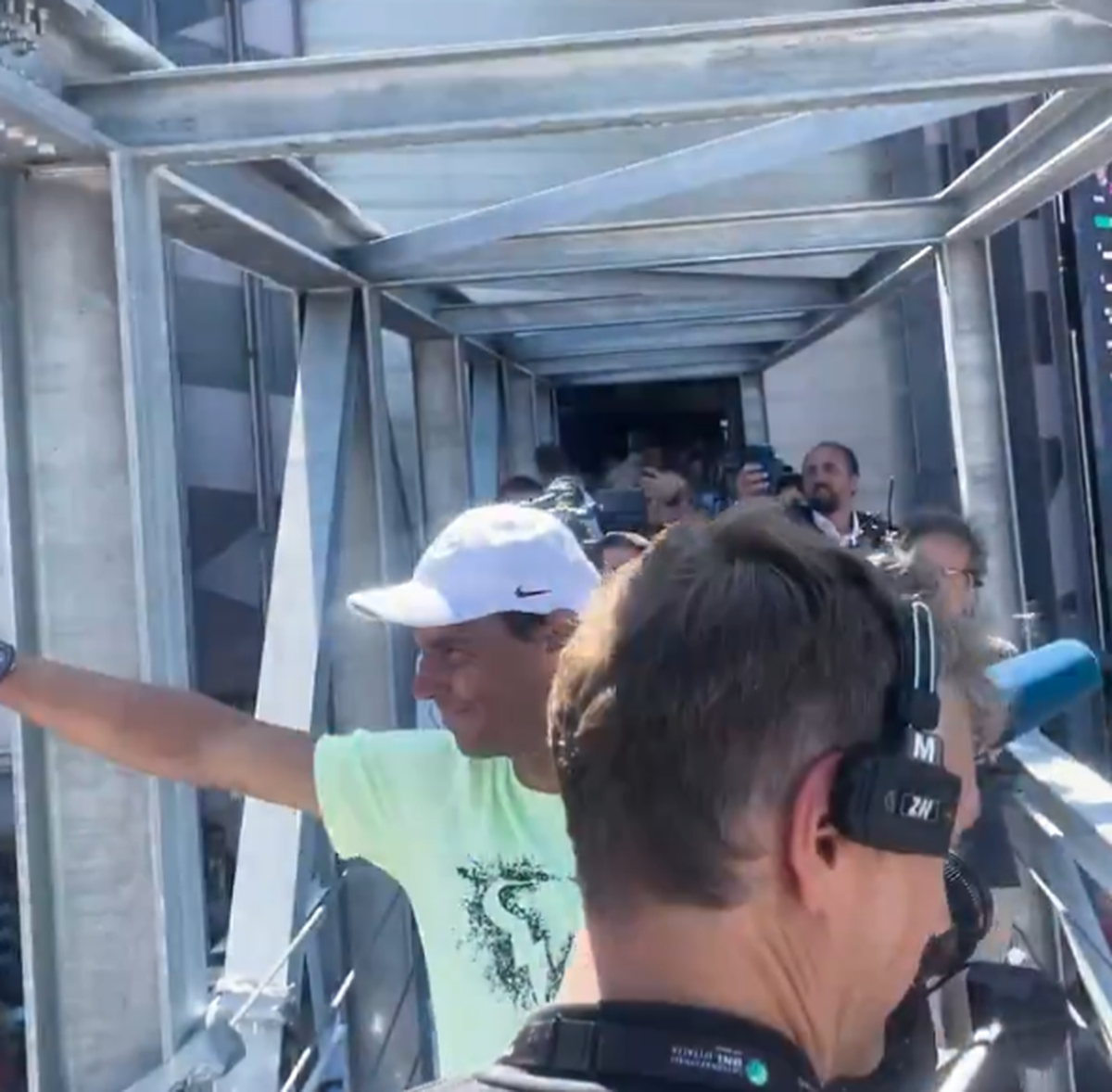 Imagini COPLEȘITOARE la Roma! Rafael Nadal, aclamat de mii de fani după ce a fost învins + Roland Garros, în pericol?