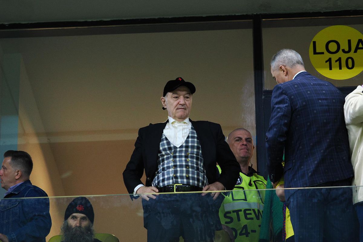 Gestul făcut de Gigi Becali imediat după FCSB - CFR Cluj