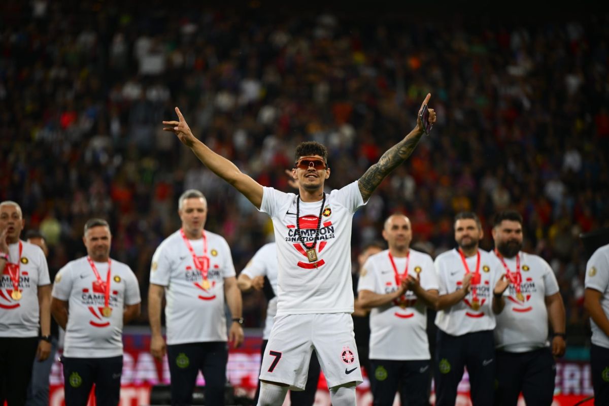 Anunțul serii: „Coman va juca la noi în preliminarii!” » Jucătorul, cu o apariție excentrică la final, a confirmat: „Cred că suporterii mă vor mai vedea”