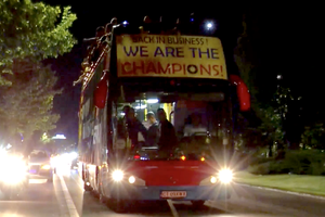 FCSB, în drum spre Ateneu » Autocarul de sărbătoare și-a început traseul
