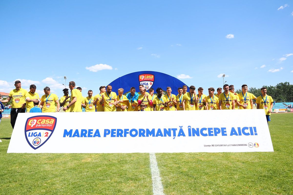 Sărbătoare la Slobozia. Unirea a câștigat Liga 2 și a primit trofeul și medaliile » Reporterii GSP au transmis toate imaginile de la festivitate