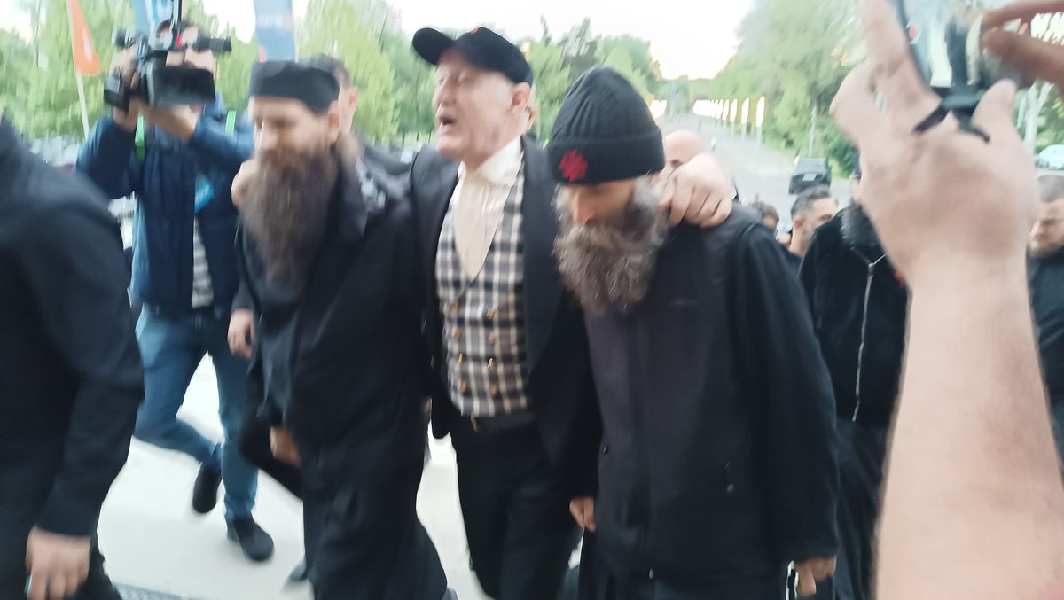 Gigi Becali a dezvăluit discuția avută cu soția sa înainte de sărbătoarea de titlu de pe Arena Națională: „Luminița, Luminița”