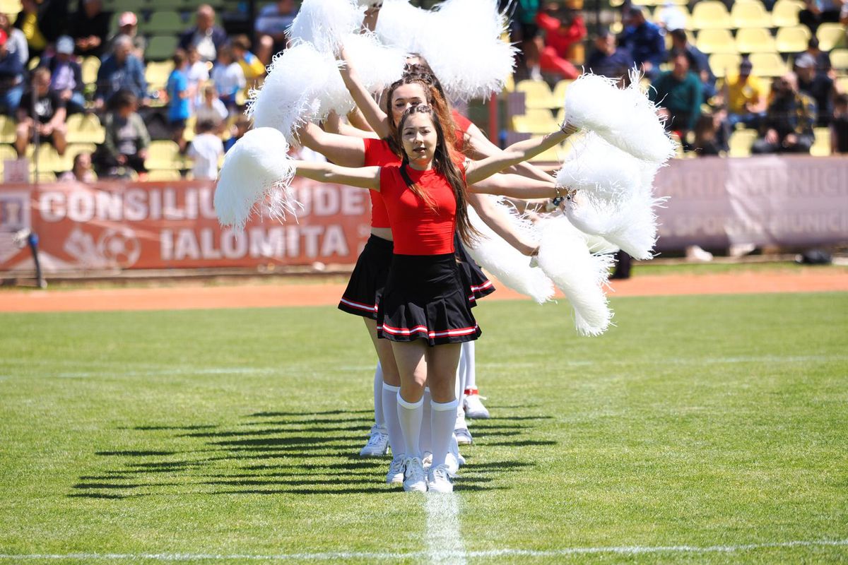 Unirea Slobozia - Șelimbăr. Majoretele au făcut spectacol la pauză