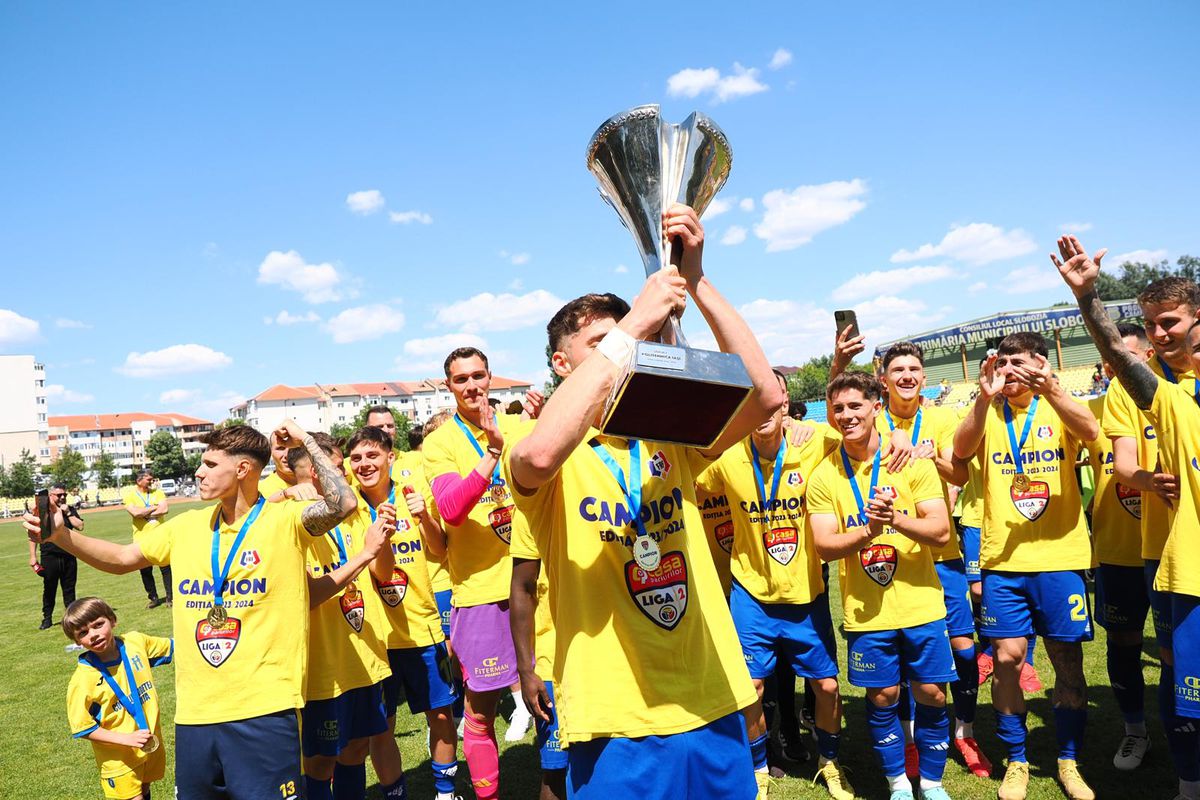 Unirea Slobozia a câștigat Liga 2. Imagini de la festivitatea de premiere
