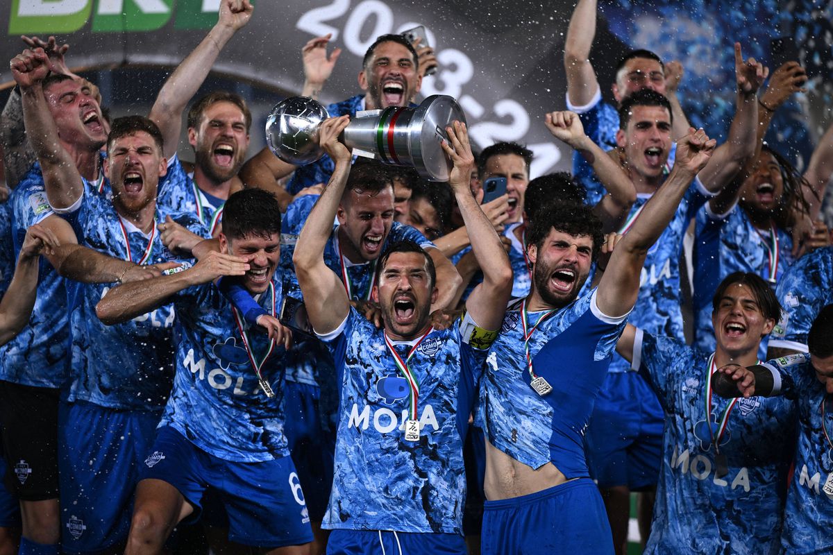 Fără licență PRO, Cesc Fabregas i-a promovat la primul lui sezon în antrenorat » A recurs la o strategie întâlnită des în Superliga