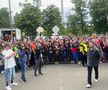 Party pe gazon! TOȚI jucătorii de la FCSB s-au îmbrăcat de gală: Chiricheș și Ngezana au ieșit în evidentă + Mesajul de pe tricoul lui MM Stoica